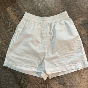 H&M small high-wasted cotton shorts with buttons and pockets